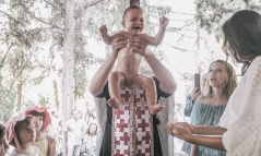 φωτογράφος βαπτισης εναλλακτικη φωτογραφία βραβευμένη φωτογραφία μοντέρνα φωτογράφιση στη χαλκιδικη