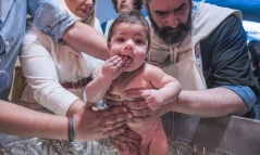 φωτογράφος βάπτισης εναλλακτικη φωτογραφία βραβευμένη φωτογραφία μοντέρνα φωτογράφιση στη θάλασσα προτότυπη φωτογράφιση στην Τήνο ελληνικά νησιά